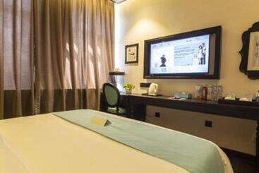 Xana Hotelle Shihezi Junken Museum Branch