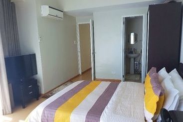 هتل Avant Apartments At The Fort