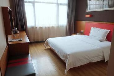 هتل 7days Premium Qinhuangdao Railway Station Yingbin Road