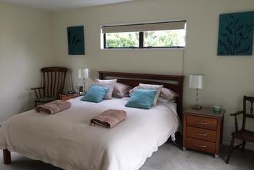 Garden Bed And Breakfast