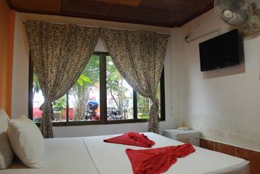 هتل Two Easy Bungalow
