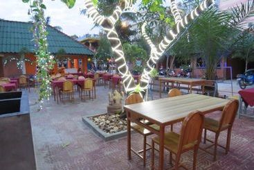 هتل Two Easy Bungalow