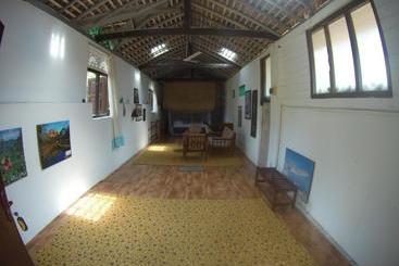 هتل Weliwatta House
