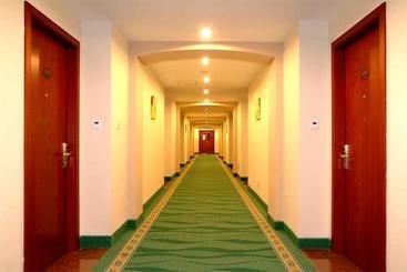 هتل Greentree Inn Zhangye Road