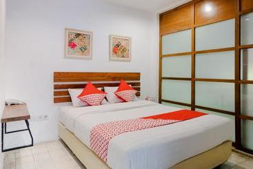 هتل Augustina Home