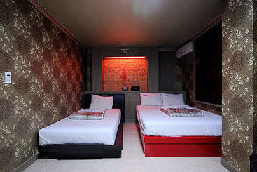 Hotel Brown