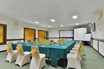 هتل Zen Rooms Jogja Cendrawasih