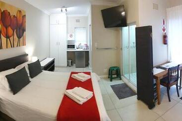 Metime Guesthouse & Self Catering