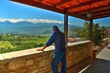 Anna Malai Traditional Cretan Villa