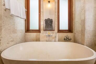 Жильё для туристов Villa Lidwina By Nagisa Bali