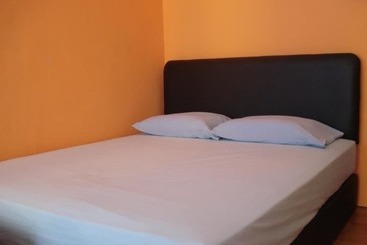Harbourside Backpackers  Hostel