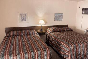Evergreen Motel