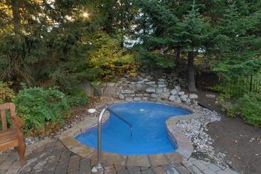 استراحتگاه Hilton Grand Vacations Club Tremblant Canada