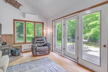 茅舍 Alden Home W/ Fire Pit: Steps To Torch Lake!