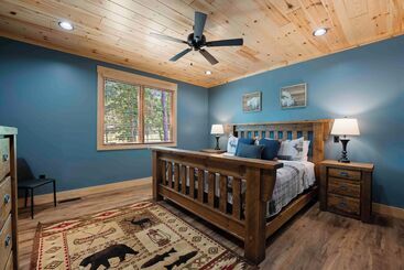 コテージ Black Bear Lodge By Avantstay Lakefront, Dock, Pool, Theater Sleeps 20+