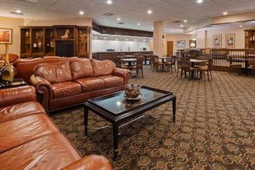هتل Best Western Crossroads Of The Bluffs