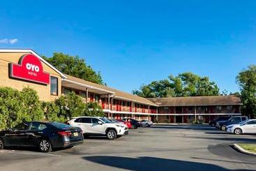 هتل Global Inn Edison