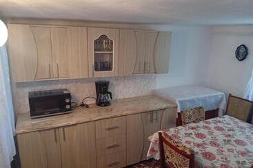 بنسيون Casa Cristian