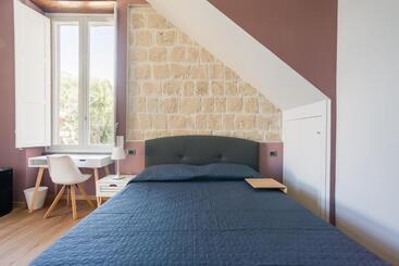 פנסיון Domus Xenia