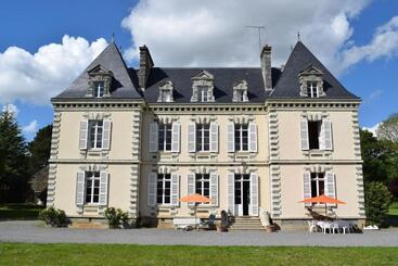 ベッドアンドブレックファースト Château De La Luardaye
