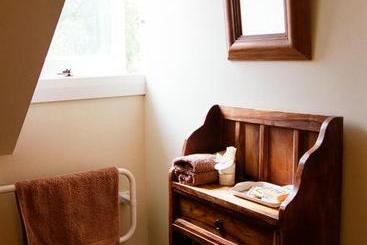 تختخواب و صبحانه Anglesea Inn