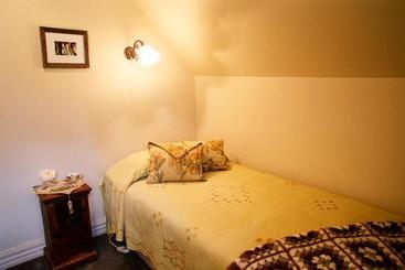 تختخواب و صبحانه Anglesea Inn