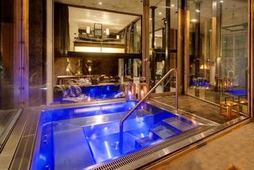 Backstage Hotel Serviced Apartments