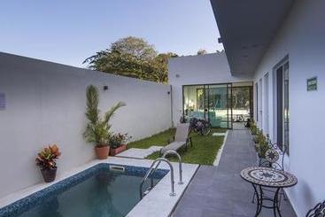 Suite 24  Boutique By Xperience S
