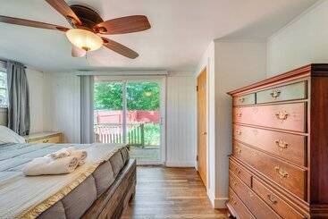 کلبه Laconia Resort Home < 2 Mi To Lake Winnipesaukee