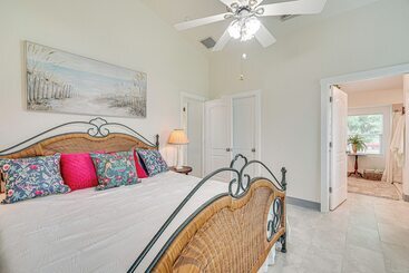 קוטג'' Riverfront Fort Myers Home W/ Boat Dock!