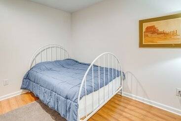 별장 Spacious Virginia Retreat W/ Dock & Beach Access!