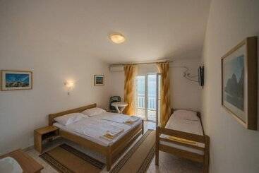B&b Pero Near Sea With Hot Tub Access