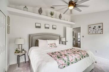 بيت ريفى Dog Friendly Sebastian Home ~ 9 Mi To Beaches!