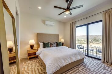Сельский дом ~ 10 Mi To Joshua Tree: Luxe Yucca Valley Home