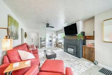 کلبه Updated Spokane Home W/ Furnished Patio Near Dtwn!