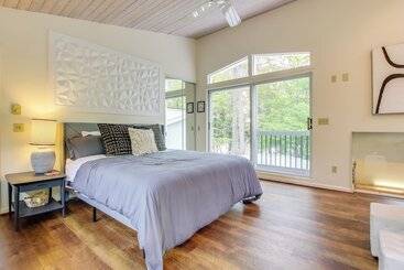 بيت ريفى Modern Waterfront Home   1 Mi To Cave Point Park!