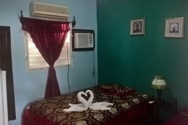 پانسیون Hostal Aida Y Miguel
