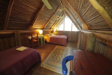 هتل Tortugal Boutique River Lodge
