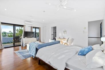 بنسيون Tropical Paradise Suite With Private Kitchen Bath And Laundry