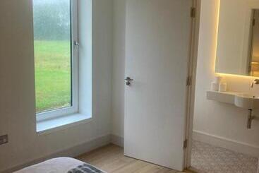 住宿加早餐  Lime Tree Cottage   Double Room With Ensuite