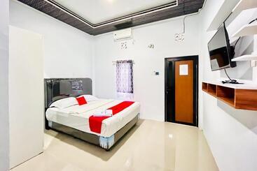 هتل Reddoorz At Mg House Siantar Timur