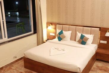 هتل Royal Delight Resort
