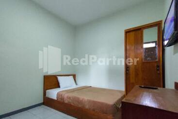 هتل Saijaan Guesthouse Unej Redpartner