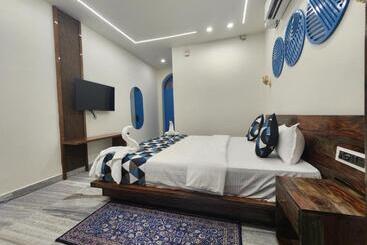 هتل Clovera Villa