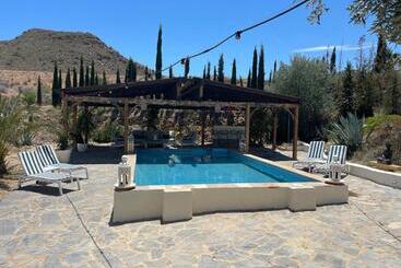 ペンション Miluna Oasis Suites