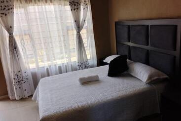פנסיון Mc One Stop Accommodation