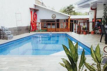 پانسیون Casa Hotel Hostal Del Cafe