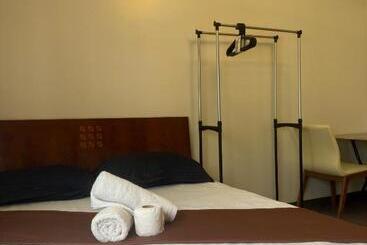 מלון דירות Jojies Crib Symfoni Tower 2 Bossa Guadalupe