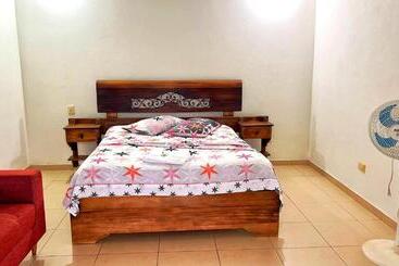 هتل Kamelot Colonial