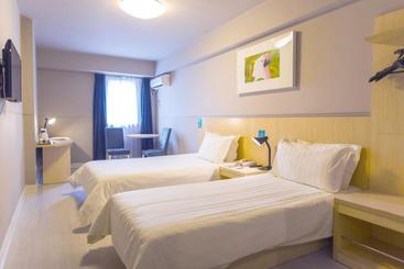 هتل Jinjiang Inn Dandong Yalvjiang Xingwu Road